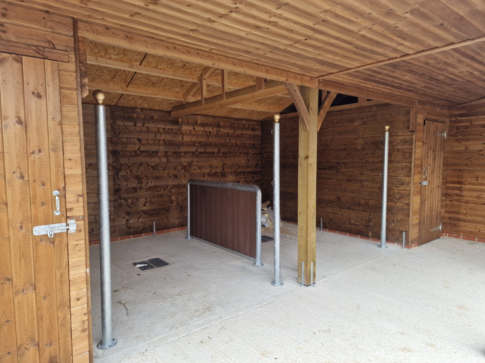 Wash Bay Partition - Image 5